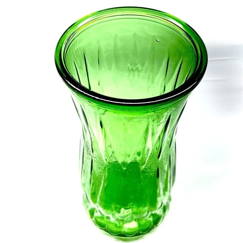 CFG Emerald Green 9.5”  Wide Mouth Diamond Leaf Pattern Vintage Vase